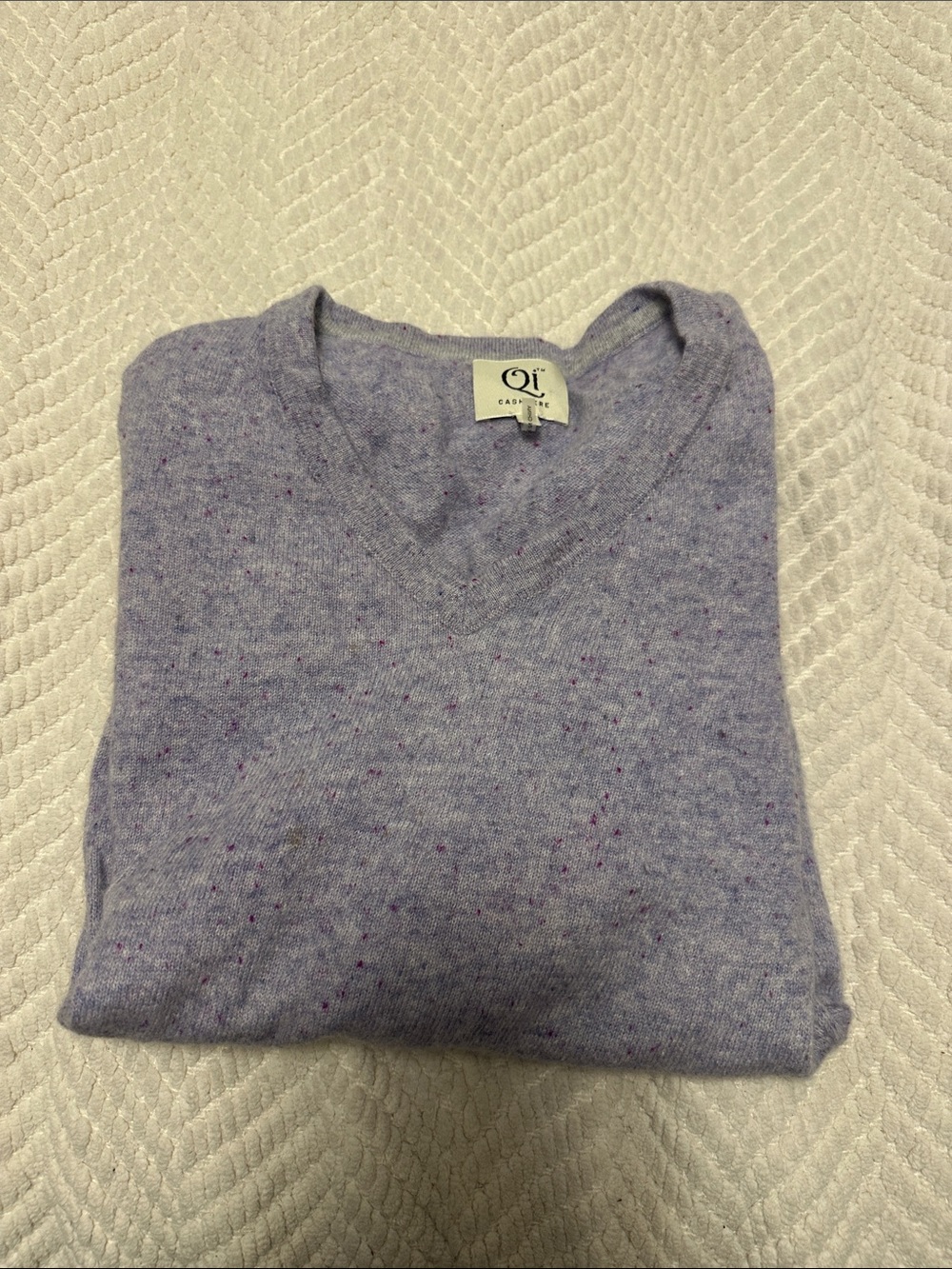 Qi  cashmere woman’s cashmere Lavender Speckled cashmere V-Neck Sweater